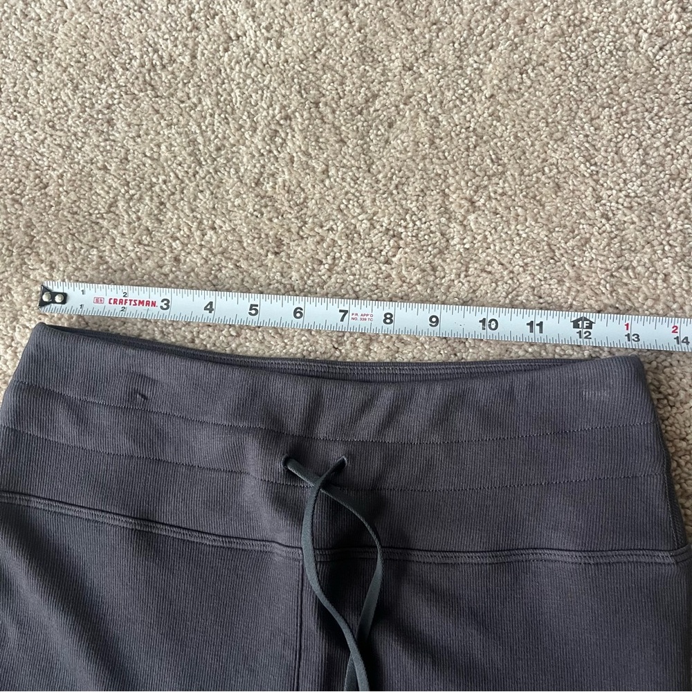 Grey Fabletics drawstring leggings - Picture 5 of 8